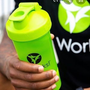 It works shirt and bottle shaker